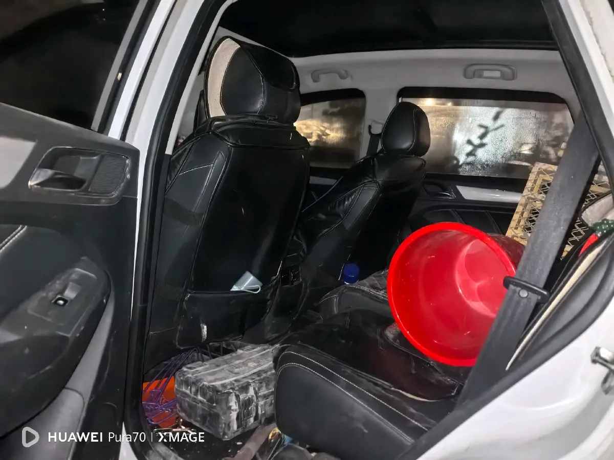 2016 Roewe RX5 2.0T 220HP L4 6DCT,autocango,china used car exporter,china ev exporter,chinese used car exporter,chinese used ev exporter