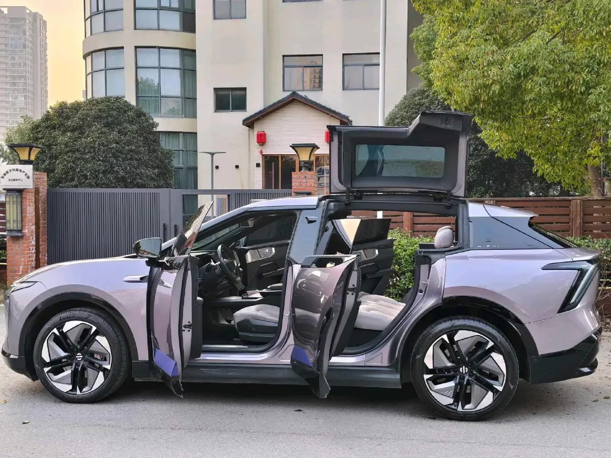 2023 HiPhi Y BEV 76.6KWH,autocango,china used car exporter,china ev exporter,chinese used car exporter,chinese used ev exporter