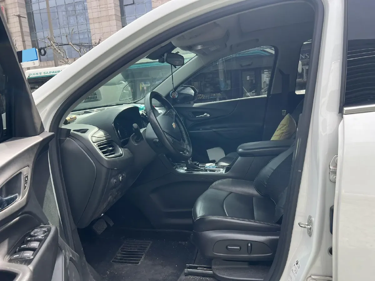 2021 Chevrolet Equinox 1.5T 169HP L4 6AT,autocango,china used car exporter,china ev exporter,chinese used car exporter,chinese used ev exporter