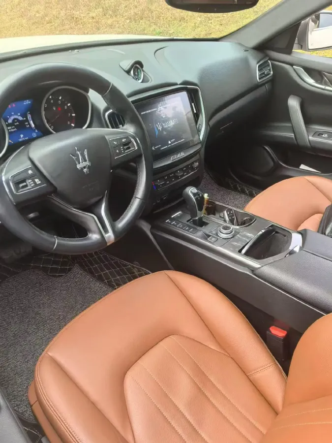 2018 Maserati Ghibli 3.0T 350HP V6 8AT,autocango,china used car exporter,china ev exporter,chinese used car exporter,chinese used ev exporter