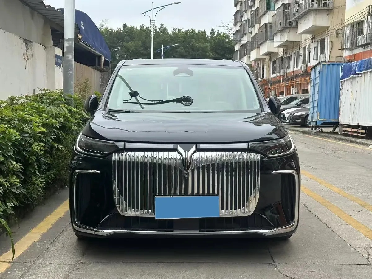 2025 Voyah Dream BEV 108.7KWH,autocango,china used car exporter,china ev exporter,chinese used car exporter,chinese used ev exporter