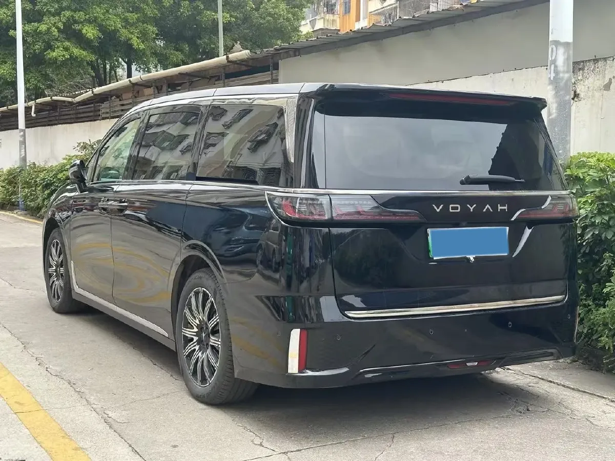 2025 Voyah Dream BEV 108.7KWH,autocango,china used car exporter,china ev exporter,chinese used car exporter,chinese used ev exporter