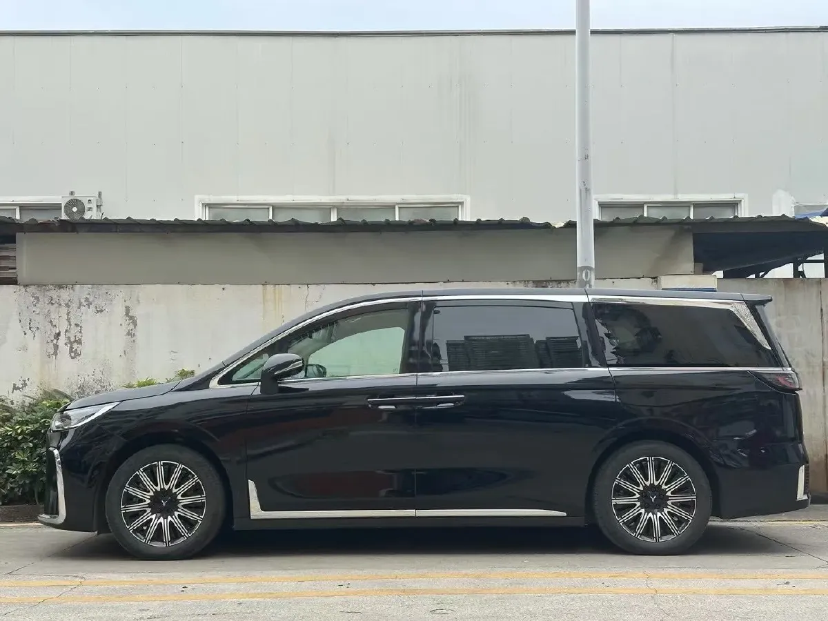 2025 Voyah Dream BEV 108.7KWH,autocango,china used car exporter,china ev exporter,chinese used car exporter,chinese used ev exporter