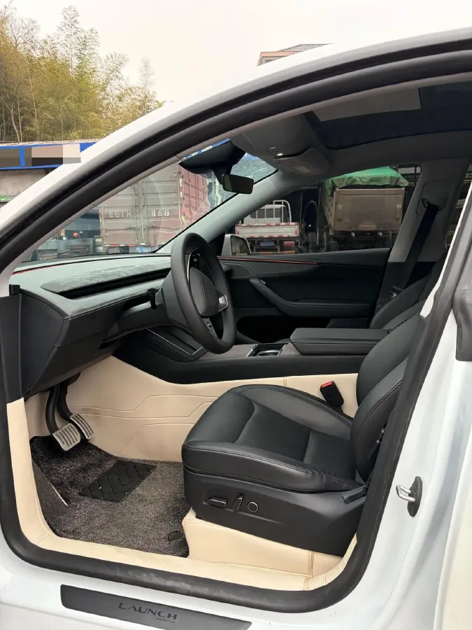 2025 Tesla Model Y BEV 78.4KWH,autocango,china used car exporter,china ev exporter,chinese used car exporter,chinese used ev exporter