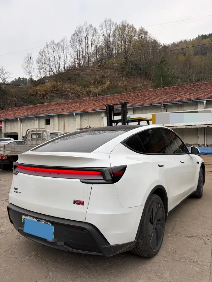 2025 Tesla Model Y BEV 78.4KWH,autocango,china used car exporter,china ev exporter,chinese used car exporter,chinese used ev exporter