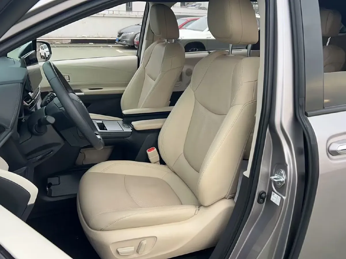 2021 Toyota Sienna 2.5L 192HP L4 E-CVT Hybrid,autocango,china used car exporter,china ev exporter,chinese used car exporter,chinese used ev exporter