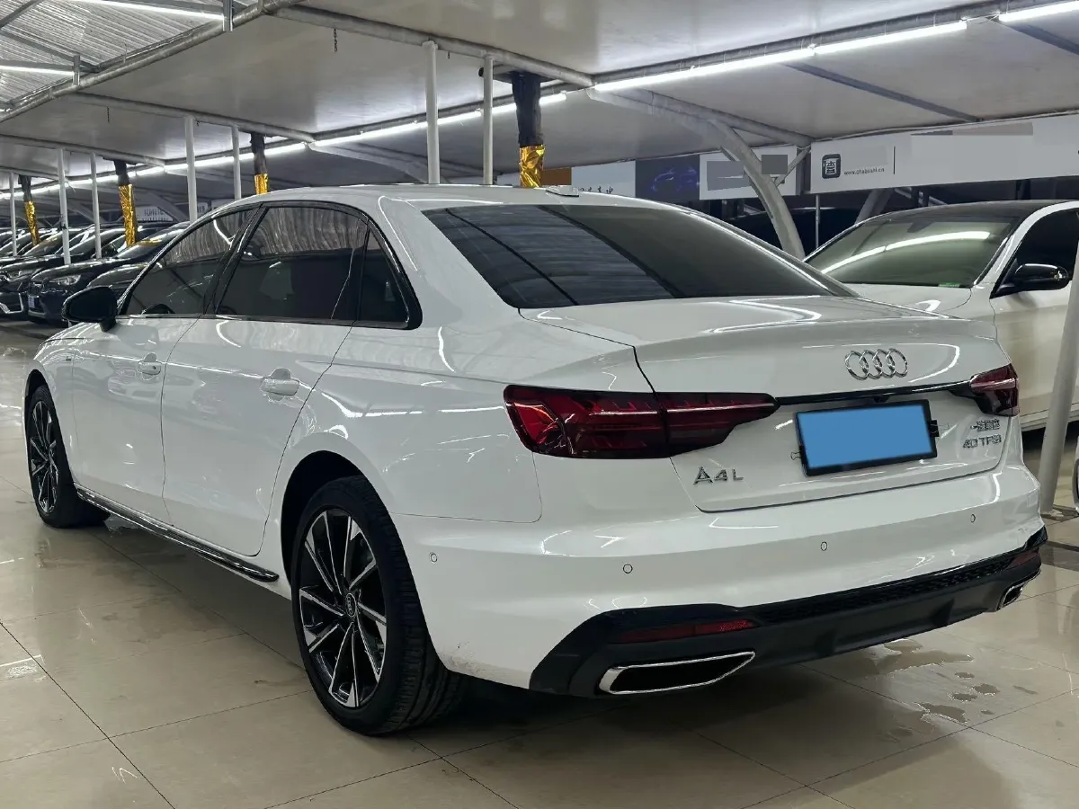 2023 Audi A4L 2.0T 190HP L4 7DCT,autocango,china used car exporter,china ev exporter,chinese used car exporter,chinese used ev exporter