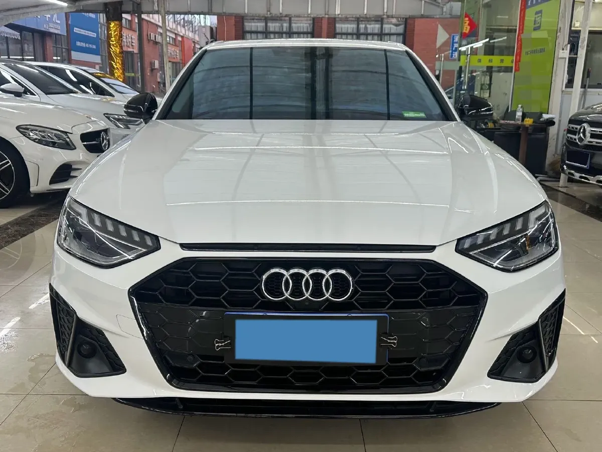 2023 Audi A4L 2.0T 190HP L4 7DCT,autocango,china used car exporter,china ev exporter,chinese used car exporter,chinese used ev exporter