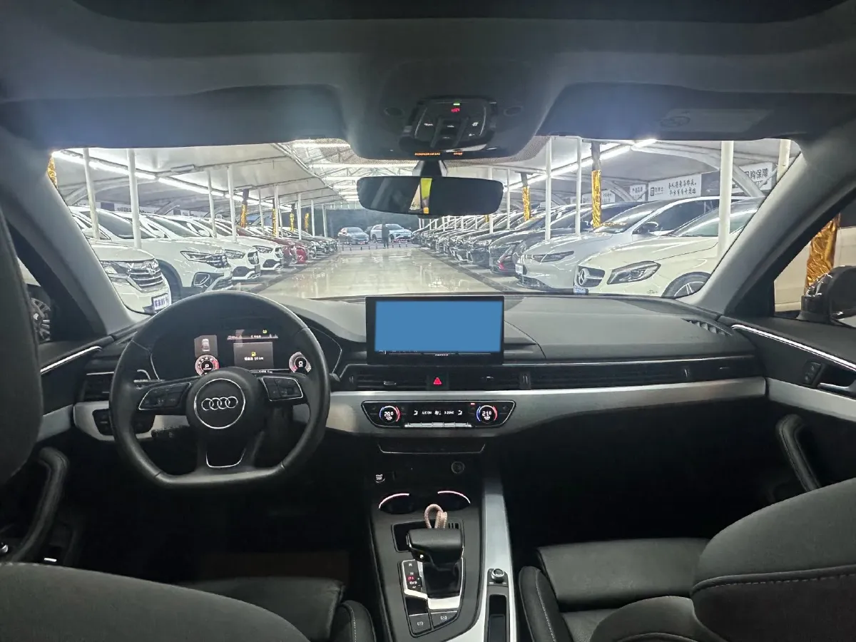 2023 Audi A4L 2.0T 190HP L4 7DCT,autocango,china used car exporter,china ev exporter,chinese used car exporter,chinese used ev exporter