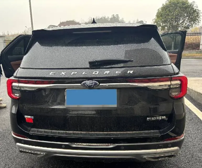 2023 Ford Explorer 2.3T 276HP L4 10AT,autocango,china used car exporter,china ev exporter,chinese used car exporter,chinese used ev exporter
