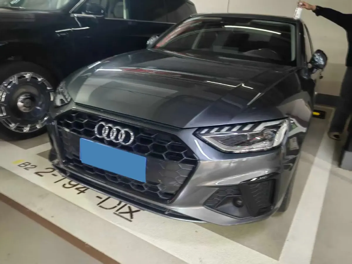 2020 Audi A4L 2.0T 190HP L4 7DCT,autocango,china used car exporter,china ev exporter,chinese used car exporter,chinese used ev exporter