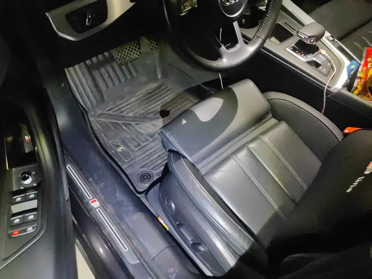 2020 Audi A4L 2.0T 190HP L4 7DCT,autocango,china used car exporter,china ev exporter,chinese used car exporter,chinese used ev exporter