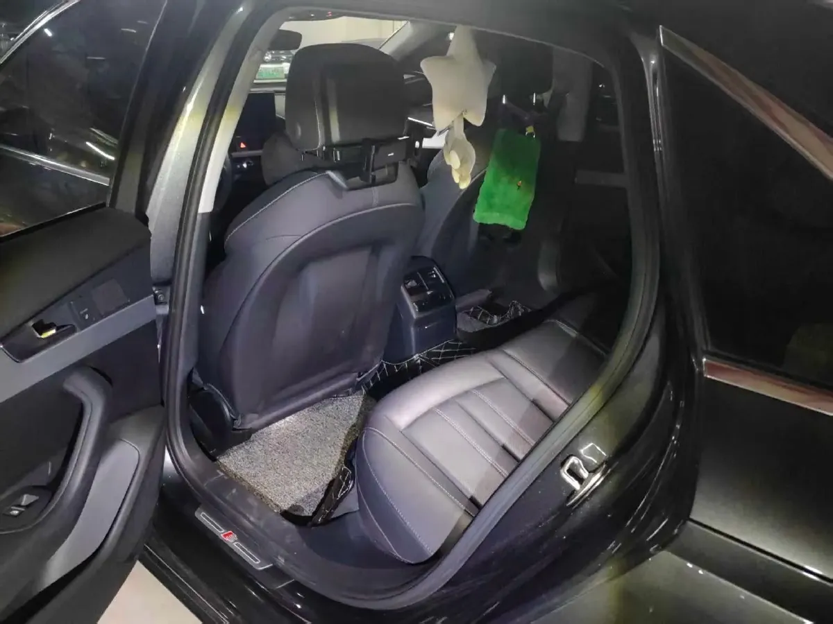 2020 Audi A4L 2.0T 190HP L4 7DCT,autocango,china used car exporter,china ev exporter,chinese used car exporter,chinese used ev exporter