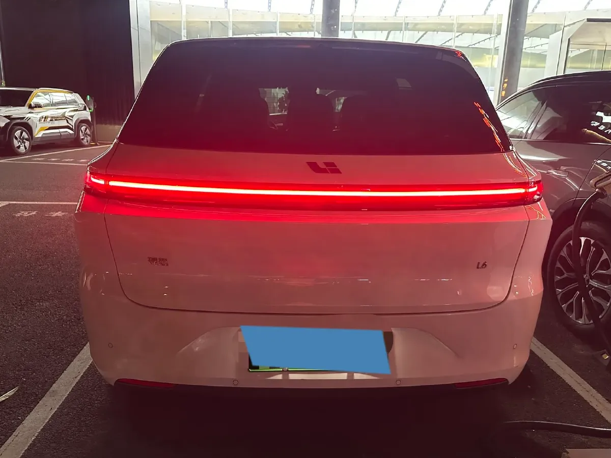 2024 Li L6 Range Extended 154HP L4 REEV 36.8KWH,autocango,china used car exporter,china ev exporter,chinese used car exporter,chinese used ev exporter