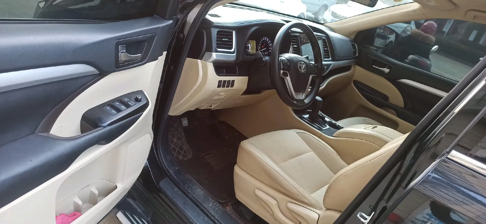 2021 Toyota Highlander 2.0T 220HP L4 6AT,autocango,china used car exporter,china ev exporter,chinese used car exporter,chinese used ev exporter