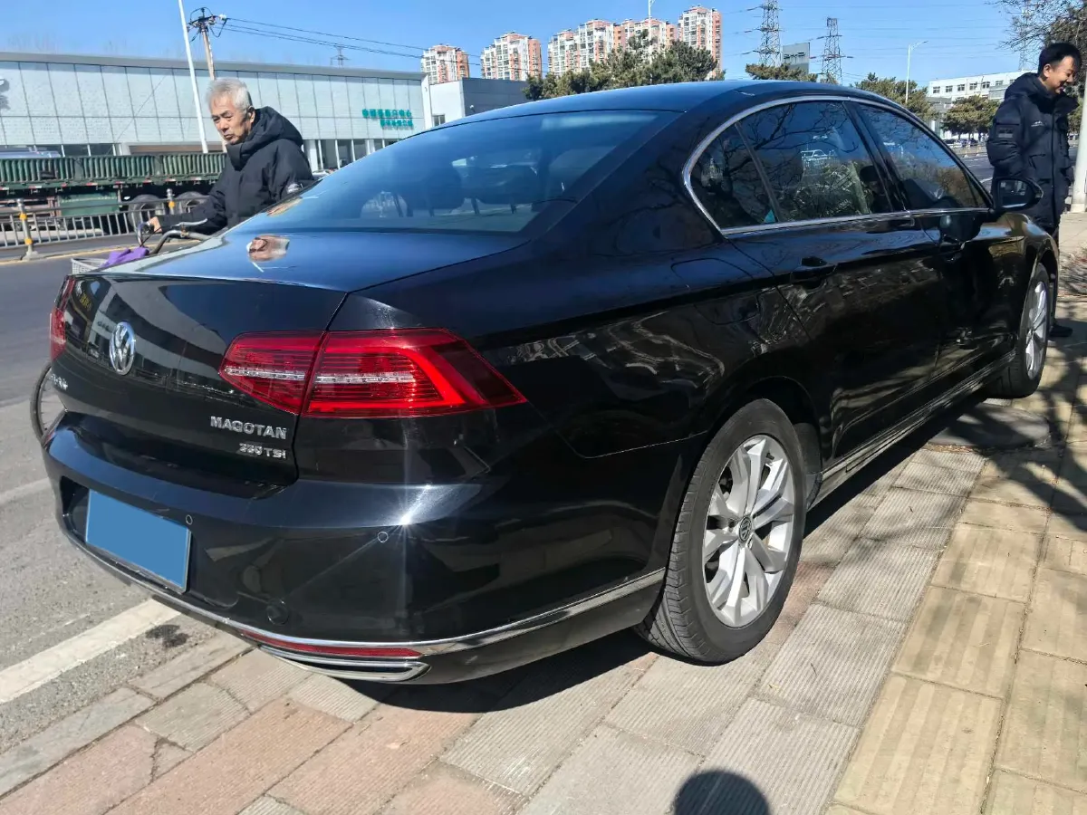 2017 Volkswagen Magotan 1.8T 180HP L4 7DCT,autocango,china used car exporter,china ev exporter,chinese used car exporter,chinese used ev exporter