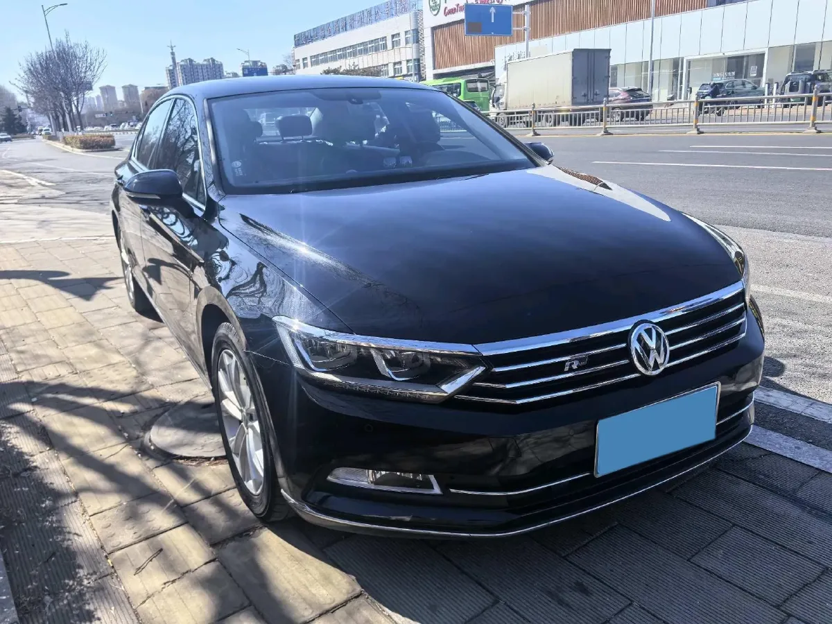 2017 Volkswagen Magotan 1.8T 180HP L4 7DCT,autocango,china used car exporter,china ev exporter,chinese used car exporter,chinese used ev exporter