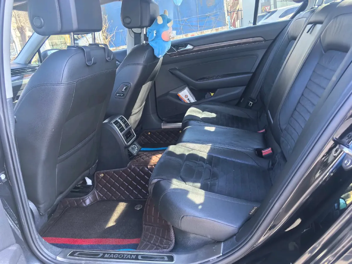 2017 Volkswagen Magotan 1.8T 180HP L4 7DCT,autocango,china used car exporter,china ev exporter,chinese used car exporter,chinese used ev exporter