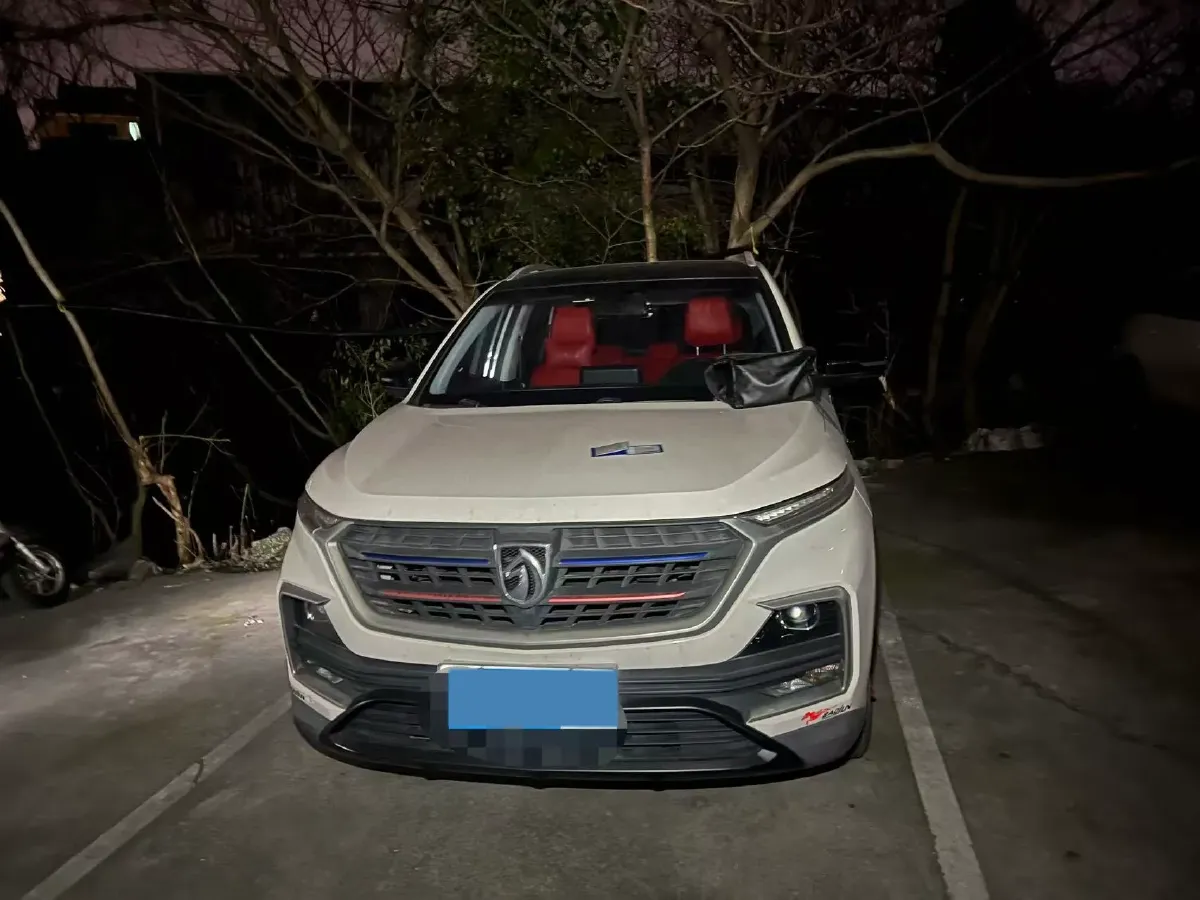 2018 BaoJun 530 1.5T 150HP L4 6MT,autocango,china used car exporter,china ev exporter,chinese used car exporter,chinese used ev exporter