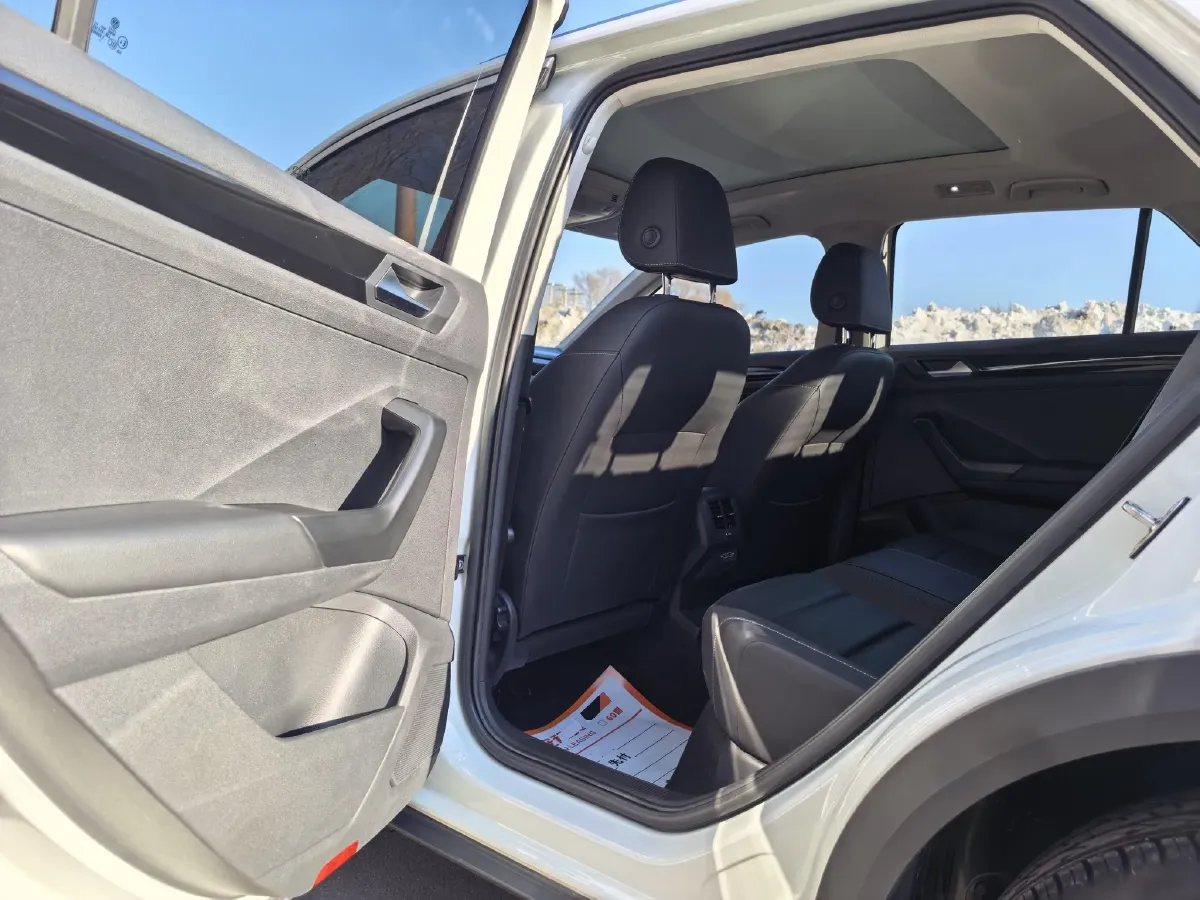 2020 Volkswagen T-Roc 1.4T 150HP L4 7DCT,autocango,china used car exporter,china ev exporter,chinese used car exporter,chinese used ev exporter