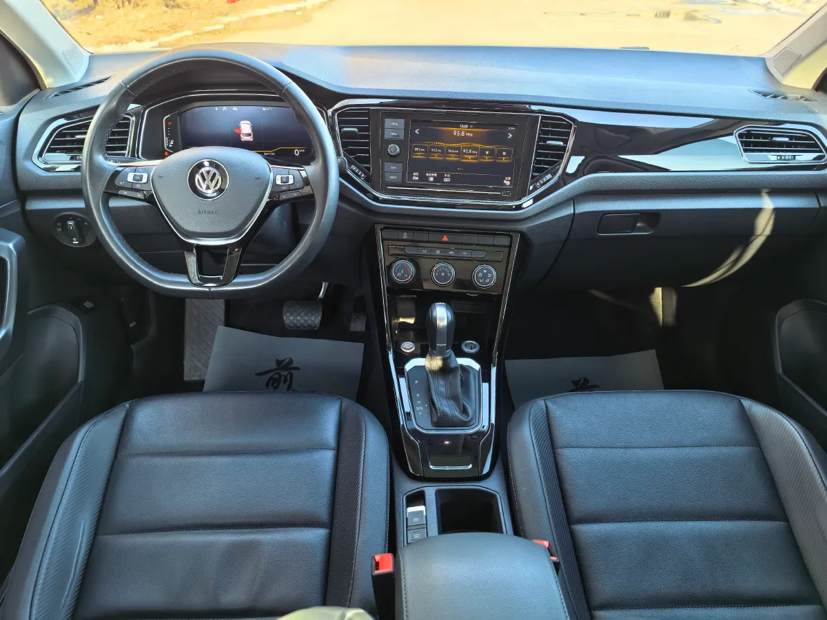 2020 Volkswagen T-Roc 1.4T 150HP L4 7DCT,autocango,china used car exporter,china ev exporter,chinese used car exporter,chinese used ev exporter