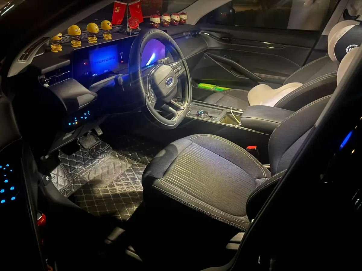 2022 Ford Mondeo 2.0T 238HP L4 8AT,autocango,china used car exporter,china ev exporter,chinese used car exporter,chinese used ev exporter