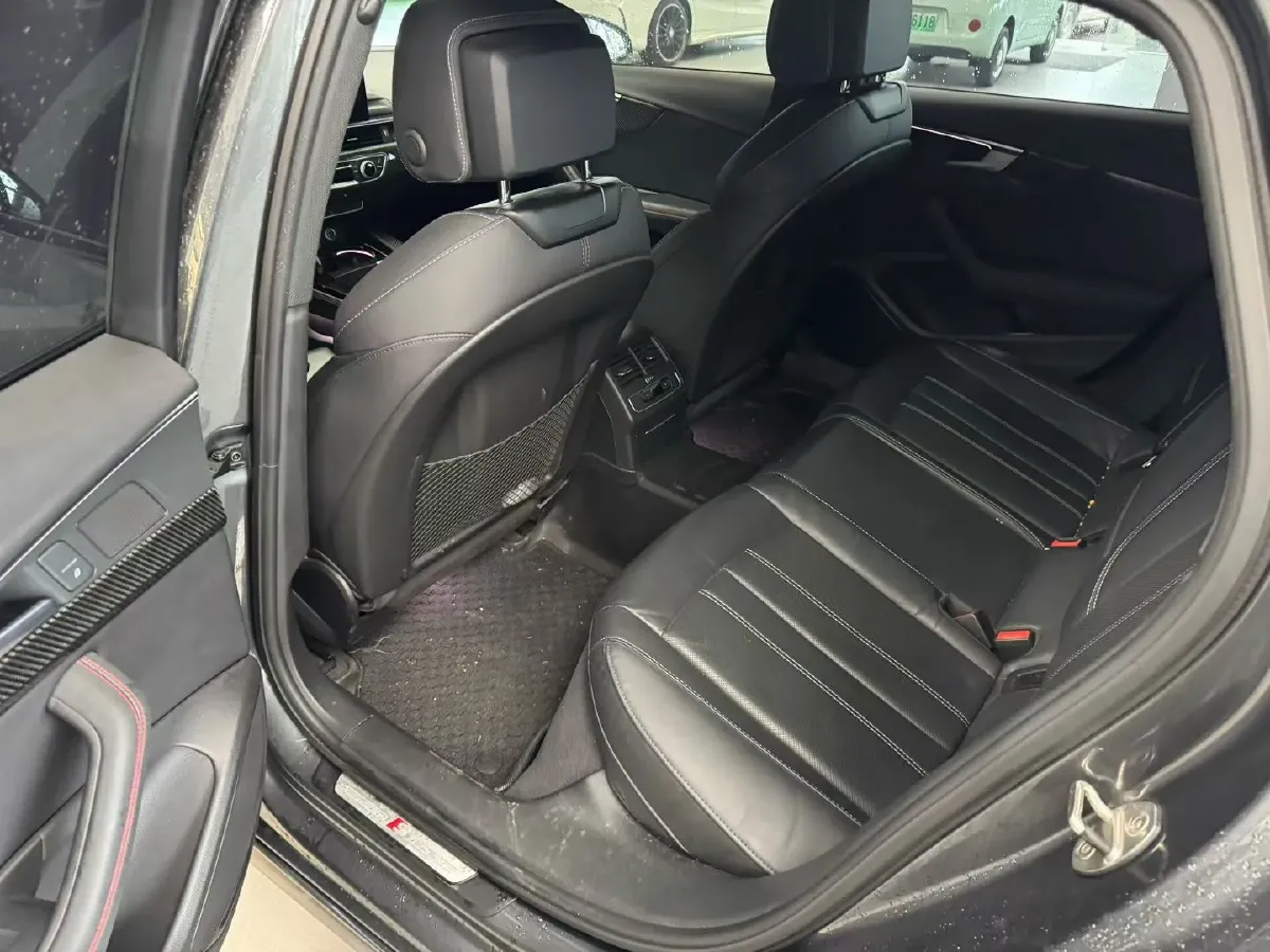 2020 Audi A4L 2.0T 190HP L4 7DCT,autocango,china used car exporter,china ev exporter,chinese used car exporter,chinese used ev exporter