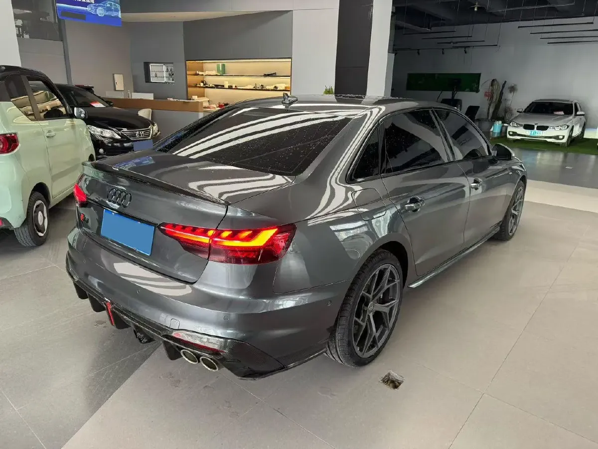 2020 Audi A4L 2.0T 190HP L4 7DCT,autocango,china used car exporter,china ev exporter,chinese used car exporter,chinese used ev exporter