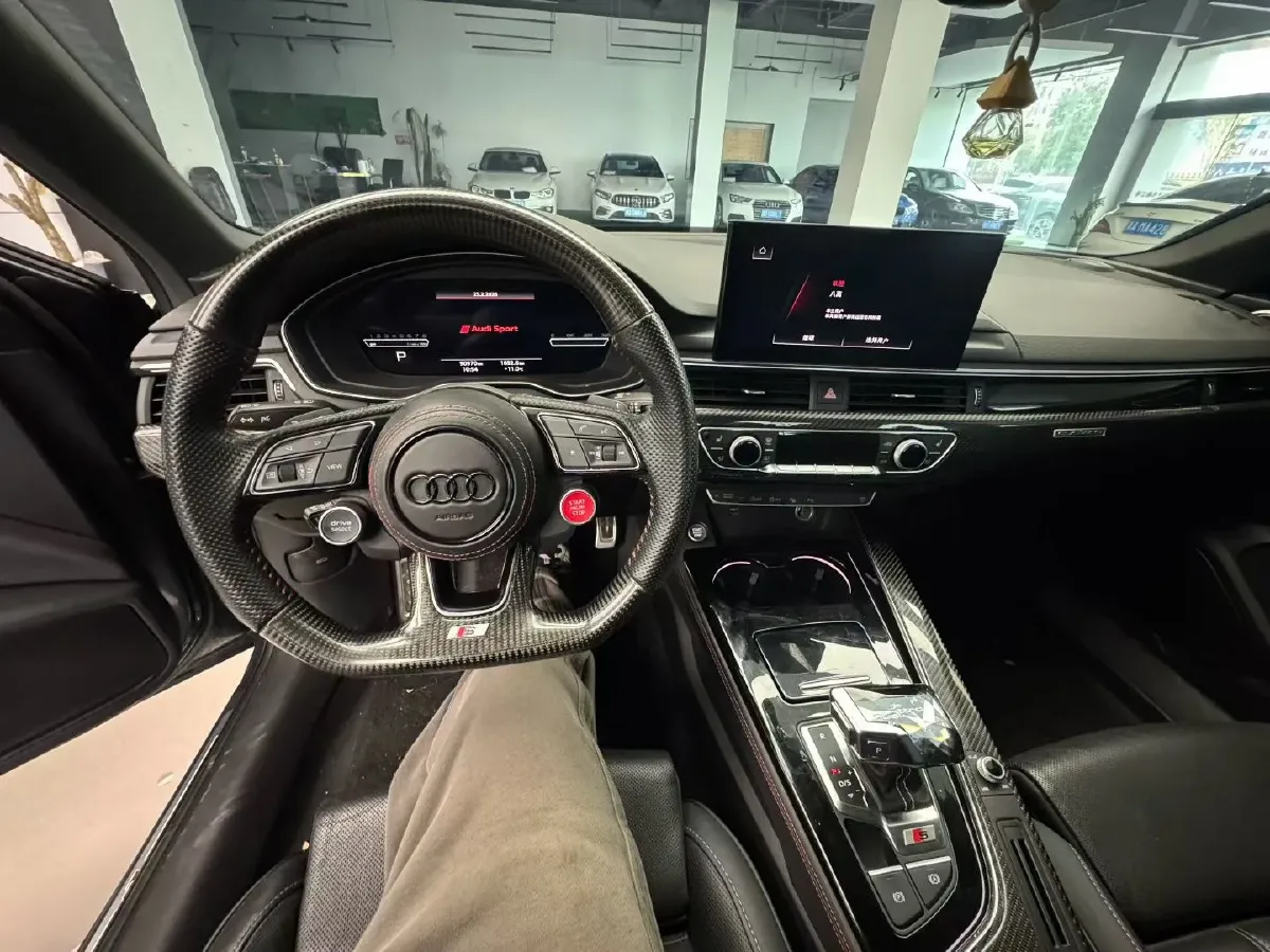 2020 Audi A4L 2.0T 190HP L4 7DCT,autocango,china used car exporter,china ev exporter,chinese used car exporter,chinese used ev exporter