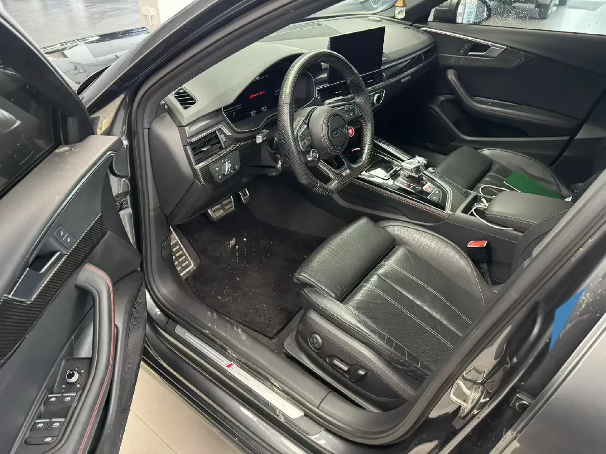 2020 Audi A4L 2.0T 190HP L4 7DCT,autocango,china used car exporter,china ev exporter,chinese used car exporter,chinese used ev exporter