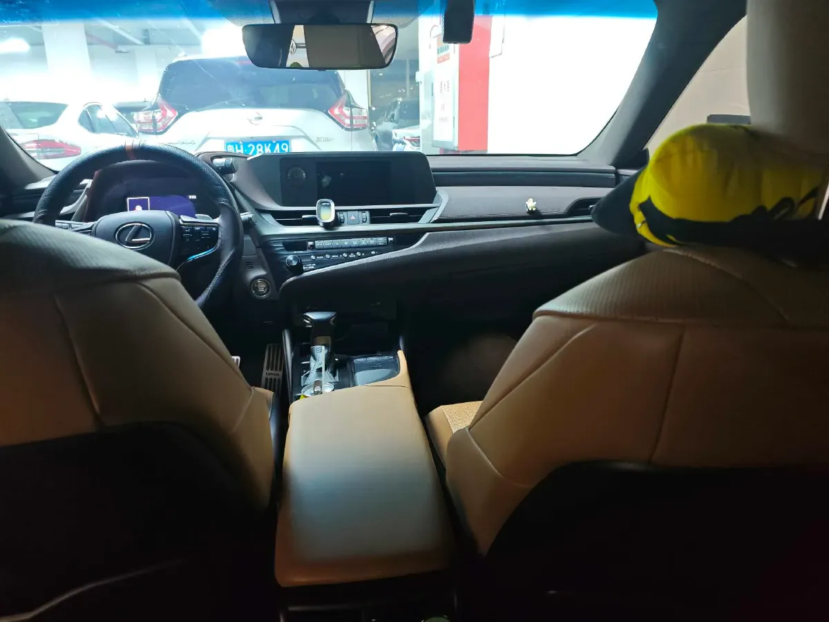 2020 Lexus ES 2.0L 173HP L4 CVT,autocango,china used car exporter,china ev exporter,chinese used car exporter,chinese used ev exporter