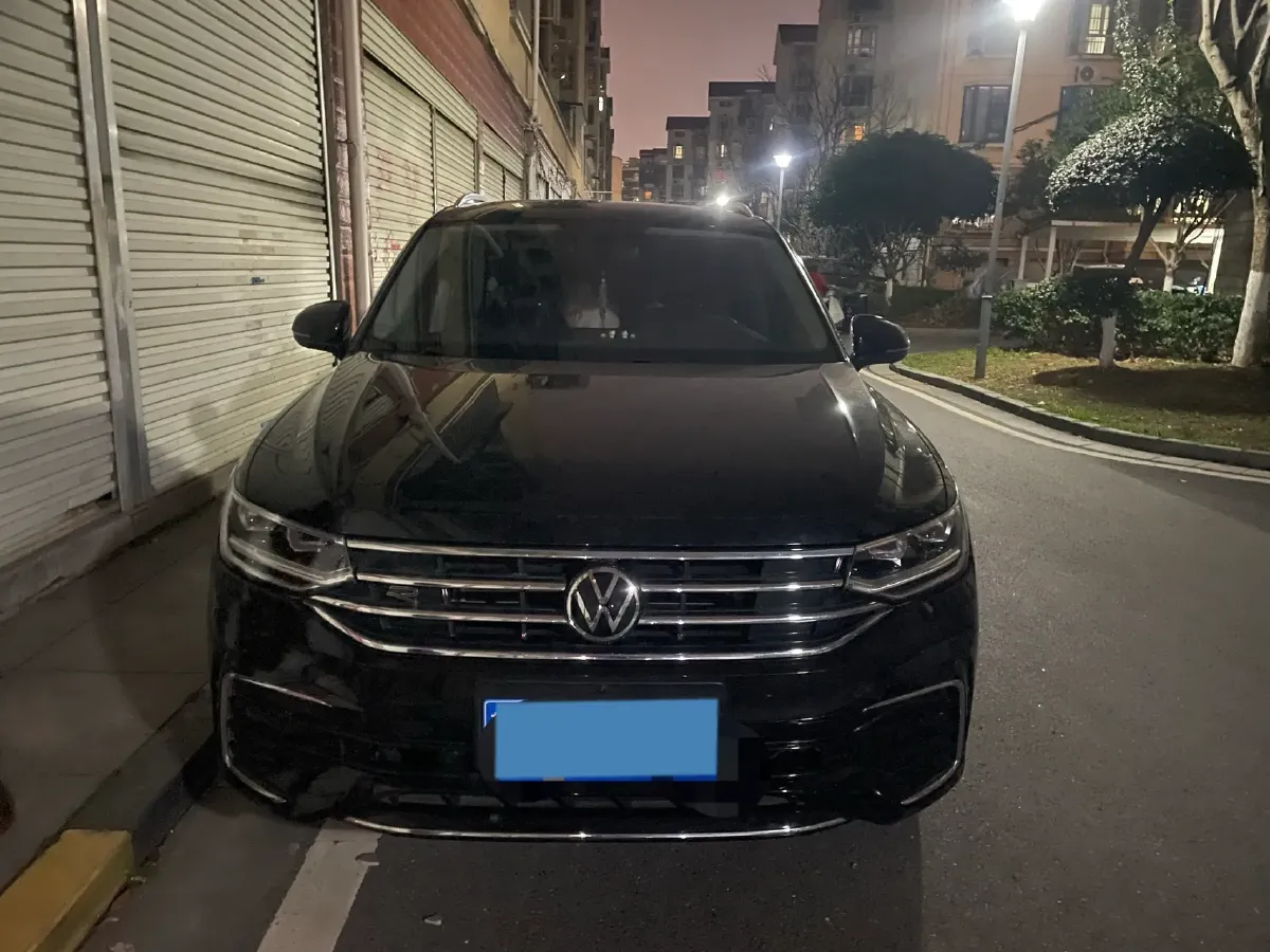 2024 Volkswagen Tiguan L 2.0T 186HP L4 7DCT,autocango,china used car exporter,china ev exporter,chinese used car exporter,chinese used ev exporter