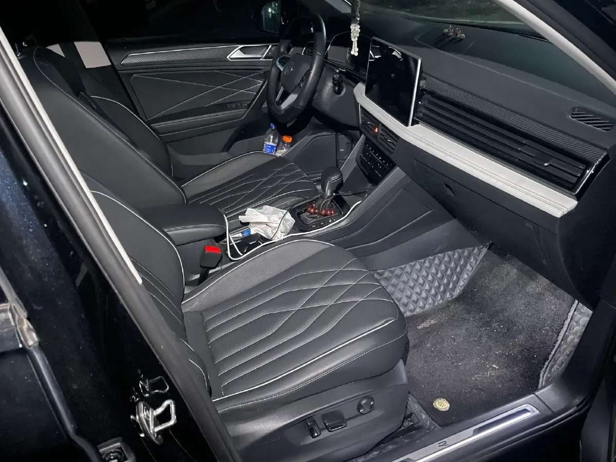 2024 Volkswagen Tiguan L 2.0T 186HP L4 7DCT,autocango,china used car exporter,china ev exporter,chinese used car exporter,chinese used ev exporter