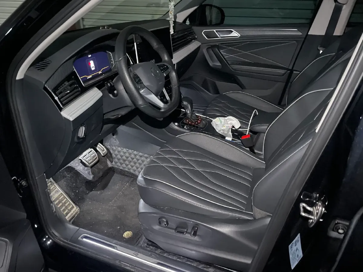 2024 Volkswagen Tiguan L 2.0T 186HP L4 7DCT,autocango,china used car exporter,china ev exporter,chinese used car exporter,chinese used ev exporter