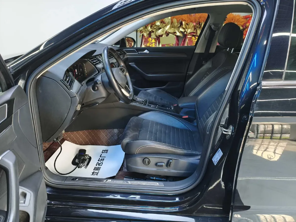 2020 Volkswagen Magotan 2.0T 186HP L4 7DCT,autocango,china used car exporter,china ev exporter,chinese used car exporter,chinese used ev exporter