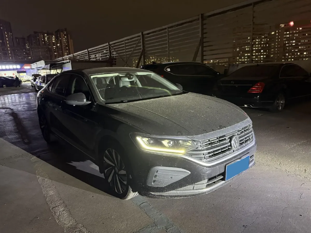 2024 Volkswagen Passat 2.0T 186HP L4 7DCT,autocango,china used car exporter,china ev exporter,chinese used car exporter,chinese used ev exporter