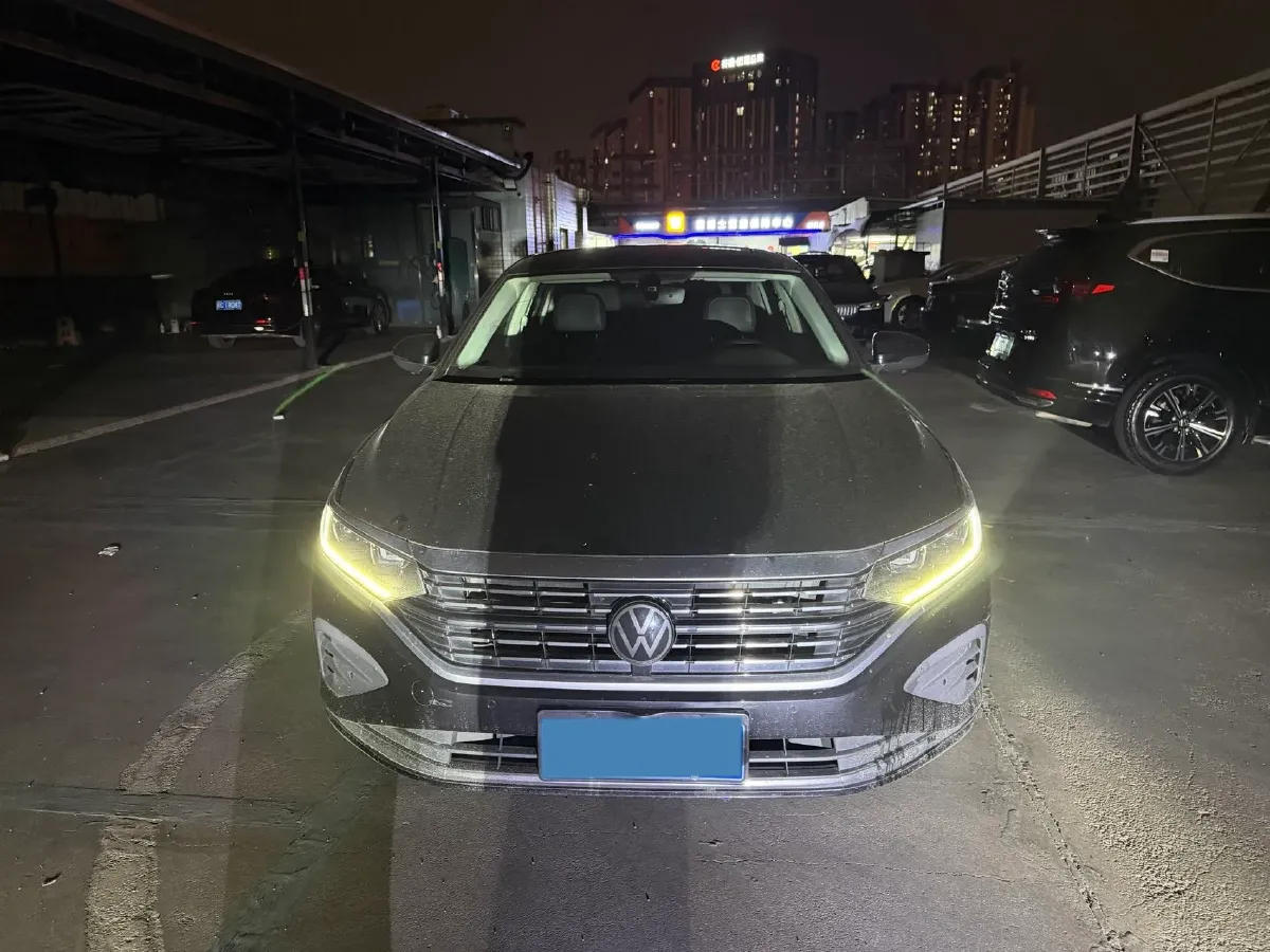 2024 Volkswagen Passat 2.0T 186HP L4 7DCT,autocango,china used car exporter,china ev exporter,chinese used car exporter,chinese used ev exporter