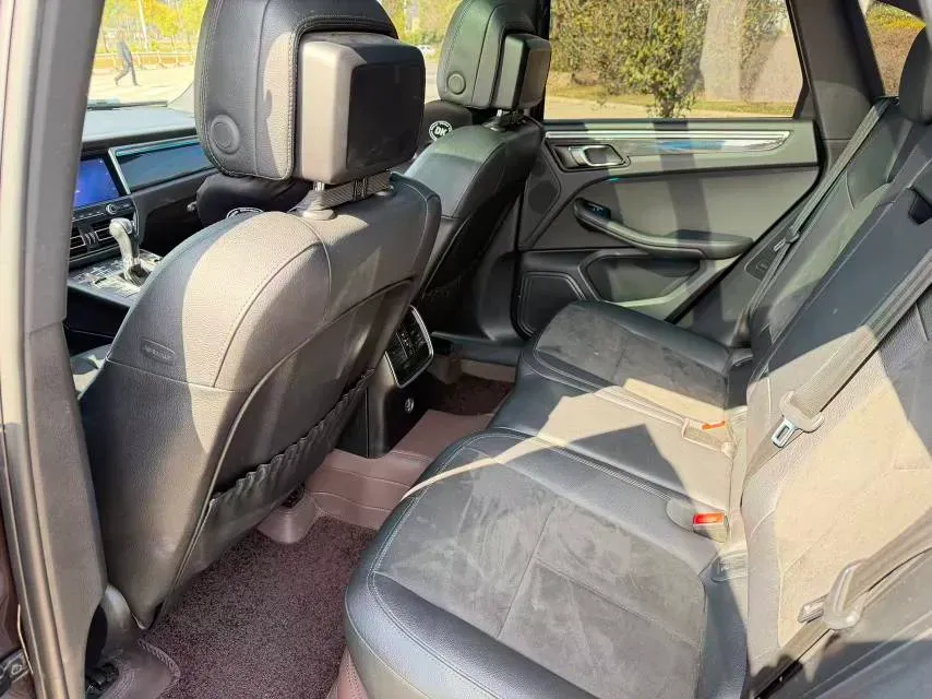 2018 Porsche Macan 2.0T 252HP L4 7DCT,autocango,china used car exporter,china ev exporter,chinese used car exporter,chinese used ev exporter