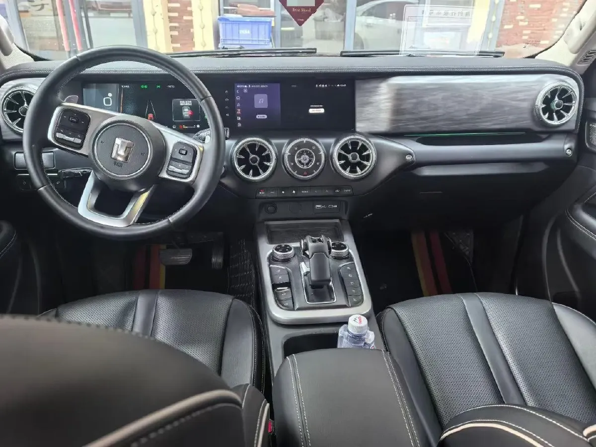 2024 Tank 300 2.0T 227HP L4 8AT,autocango,china used car exporter,china ev exporter,chinese used car exporter,chinese used ev exporter