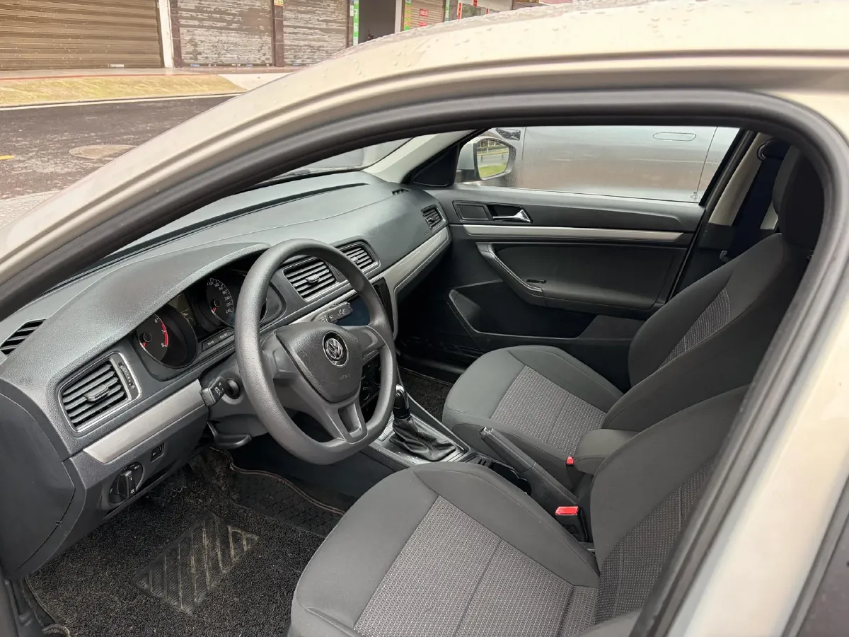 2017 Volkswagen Lavida 1.6L 110HP L4 6AT,autocango,china used car exporter,china ev exporter,chinese used car exporter,chinese used ev exporter