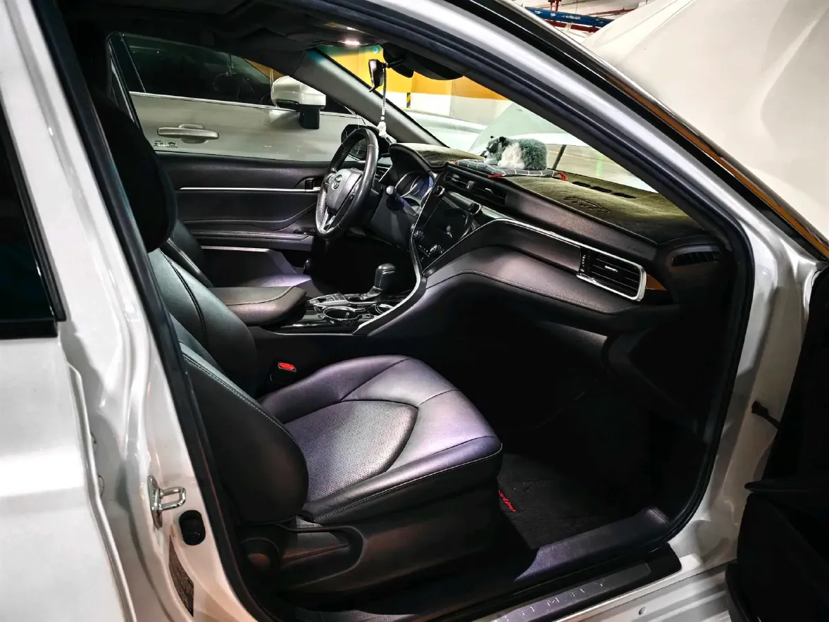 2019 Toyota Camry 2.5L 178HP L4 E-CVT Hybrid,autocango,china used car exporter,china ev exporter,chinese used car exporter,chinese used ev exporter