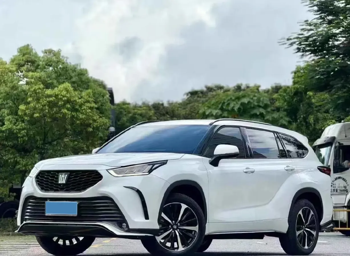 2022 Toyota Crown Kluger 2.0T 248HP L4 8AT,autocango,china used car exporter,china ev exporter,chinese used car exporter,chinese used ev exporter