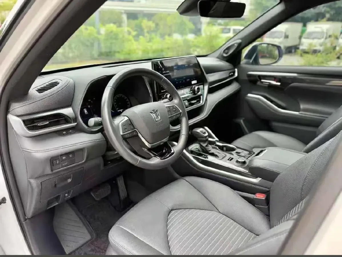 2022 Toyota Crown Kluger 2.0T 248HP L4 8AT,autocango,china used car exporter,china ev exporter,chinese used car exporter,chinese used ev exporter