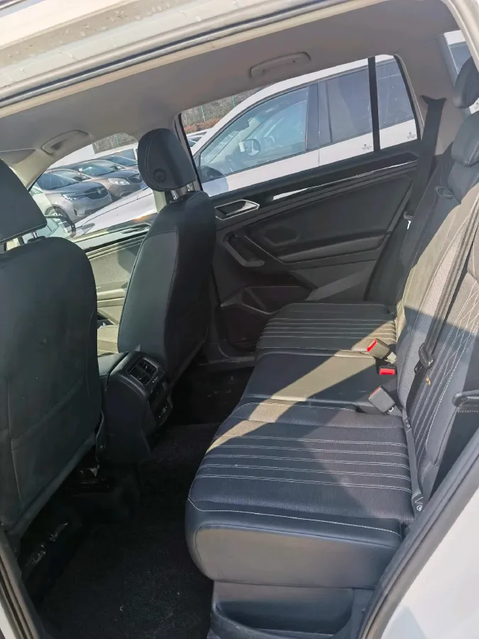2023 Volkswagen Tiguan L 1.5T 160HP L4 7DCT,autocango,china used car exporter,china ev exporter,chinese used car exporter,chinese used ev exporter