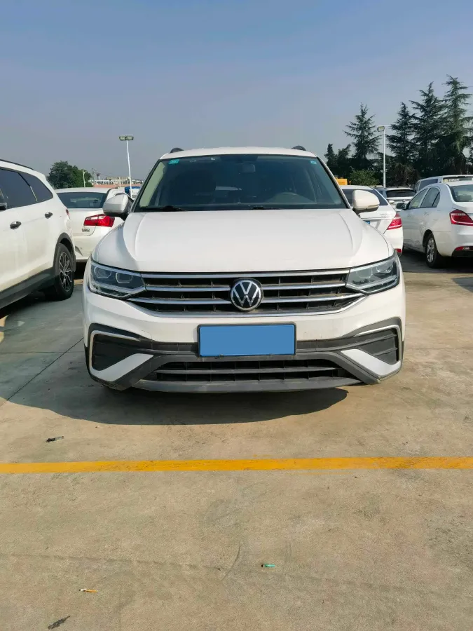 2023 Volkswagen Tiguan L 1.5T 160HP L4 7DCT,autocango,china used car exporter,china ev exporter,chinese used car exporter,chinese used ev exporter