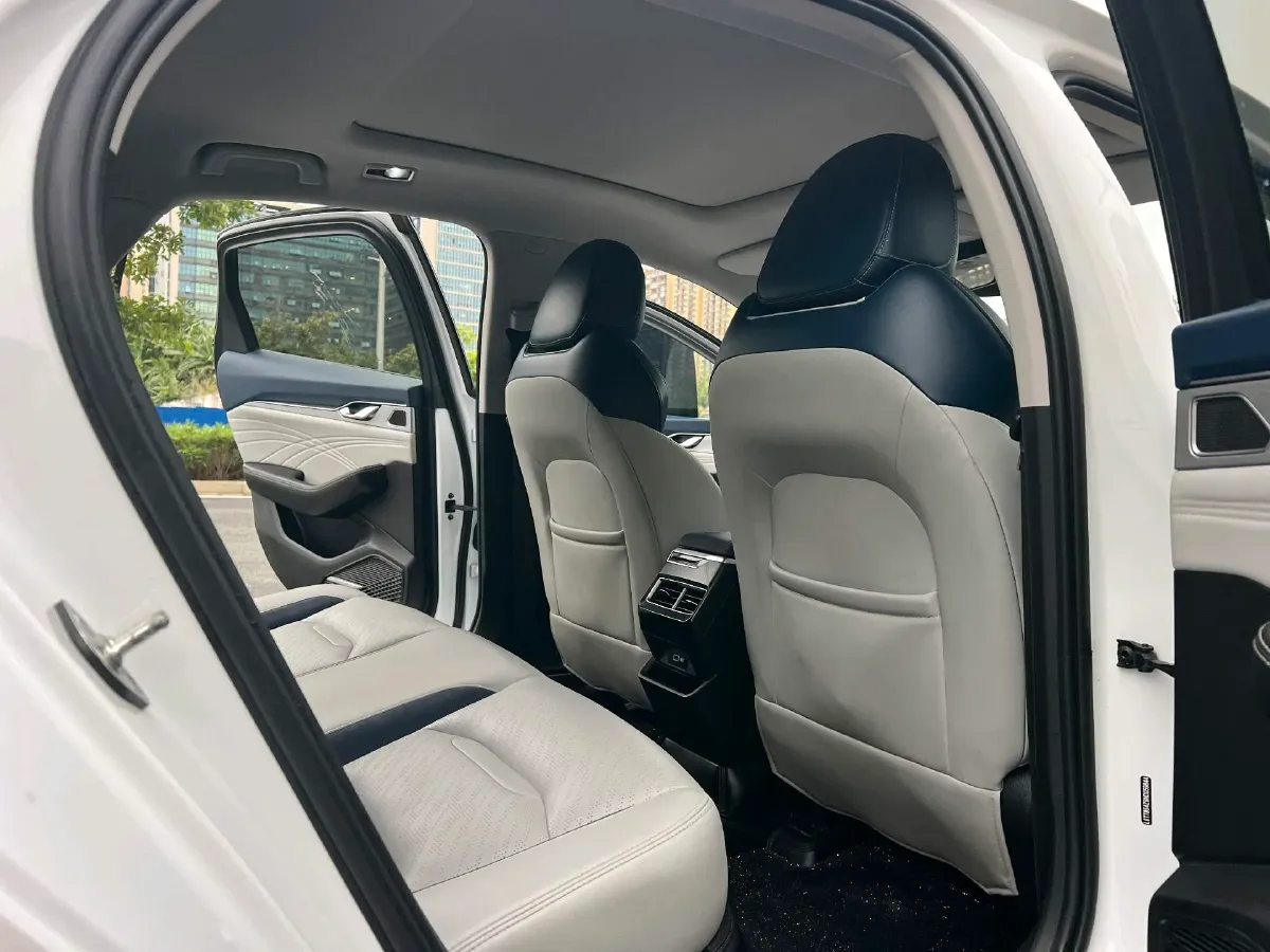 2023 Geely Preface 2.0T 190HP L4 7DCT,autocango,china used car exporter,china ev exporter,chinese used car exporter,chinese used ev exporter