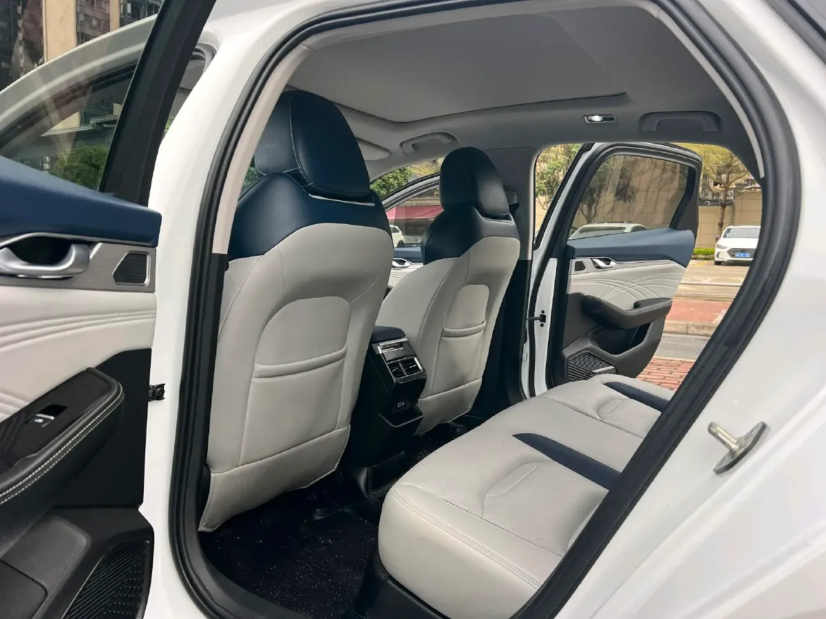 2023 Geely Preface 2.0T 190HP L4 7DCT,autocango,china used car exporter,china ev exporter,chinese used car exporter,chinese used ev exporter