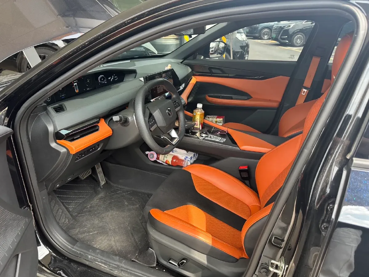 2023 ChangAn UNI-V 1.5T 188HP L4 7DCT,autocango,china used car exporter,china ev exporter,chinese used car exporter,chinese used ev exporter