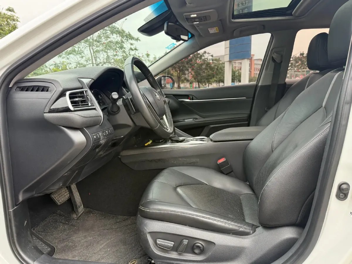 2021 Toyota Camry 2.5L 209HP L4 8AT,autocango,china used car exporter,china ev exporter,chinese used car exporter,chinese used ev exporter