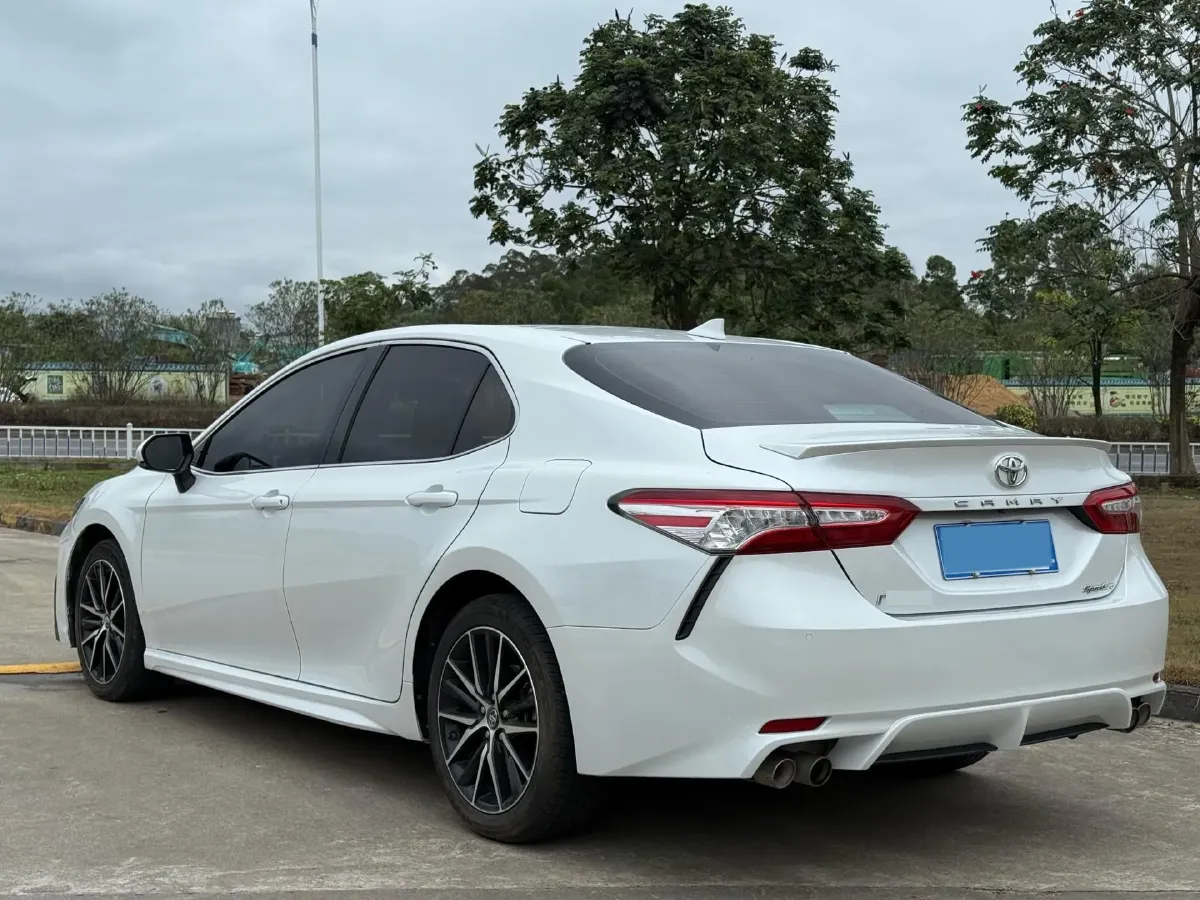 2021 Toyota Camry 2.5L 209HP L4 8AT,autocango,china used car exporter,china ev exporter,chinese used car exporter,chinese used ev exporter